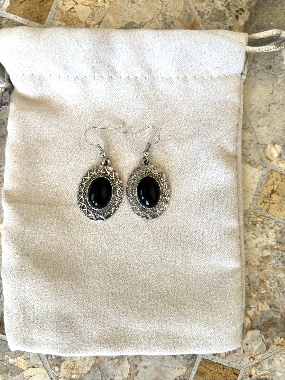 Vintage Style Black Onyx Cabochon Silver Tone Dangle Earrings | Boho Gothic